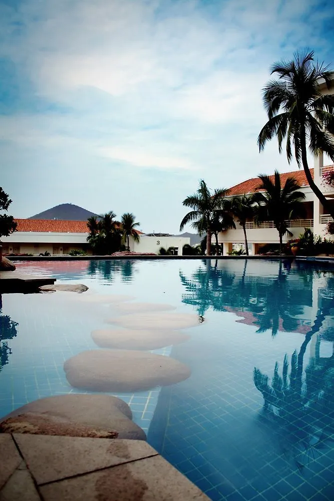 Guesthouse International Hotel Sanya 5*,  China